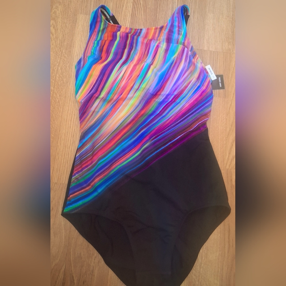 NWT Shape SOLVER SPORT  LADIES SWIMSUIT, SZ 6, MSRP $108